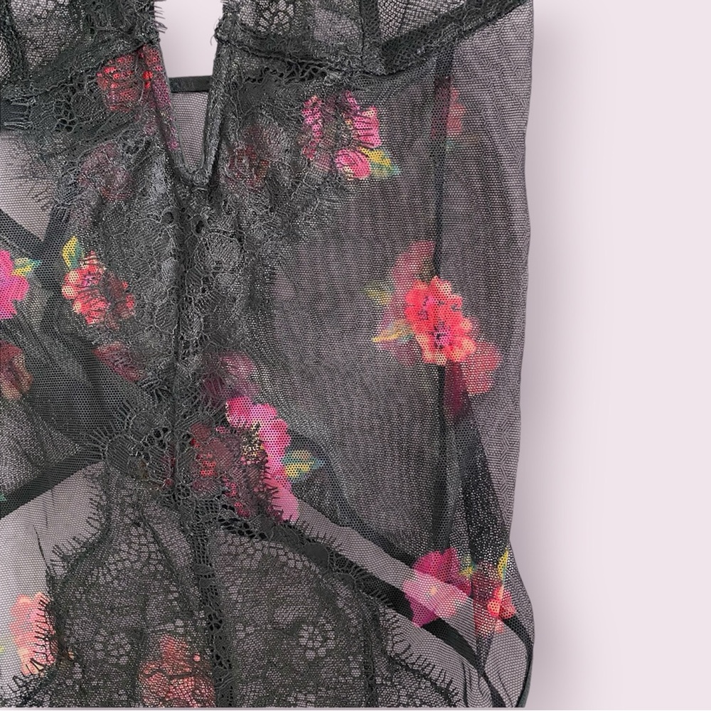 VICTORIAS SECRET black teddy with embroidered flowers - Picture 8 of 8